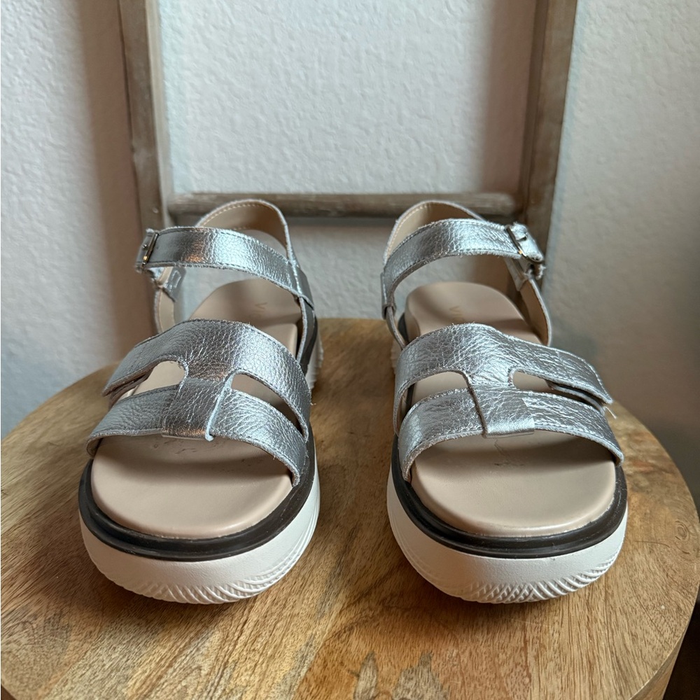 Vionic Solana Silver Leather Platform Sandals Sz:… - image 4